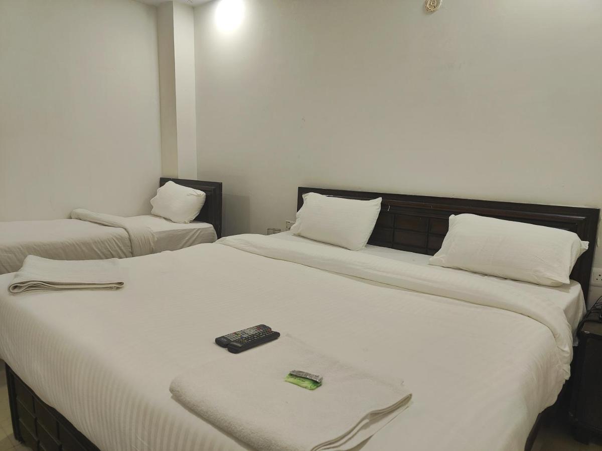 Hotel Apple Villa - New Delhi Exterior photo